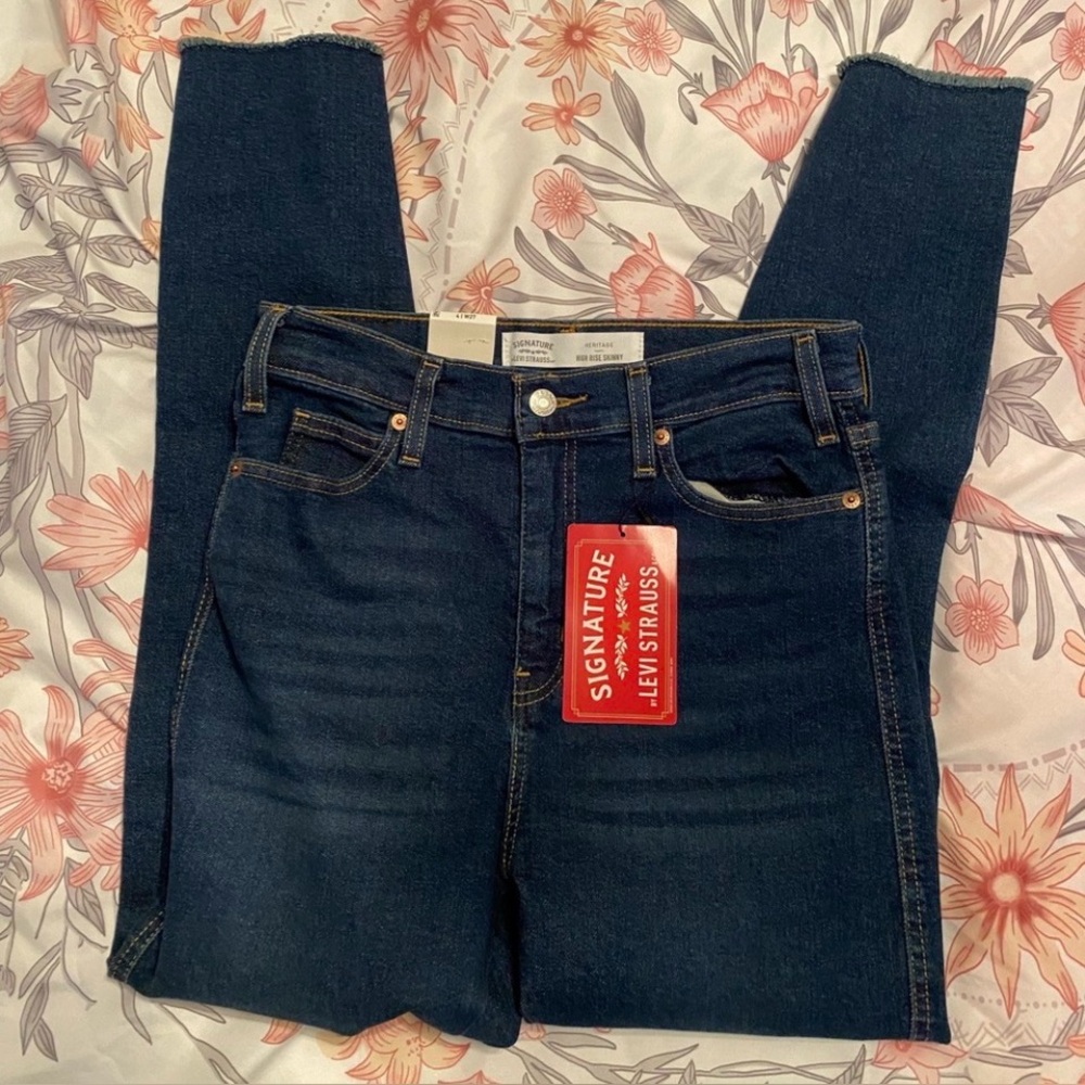 Levi’s jeans distressed super stretch skinny size 4 high rise